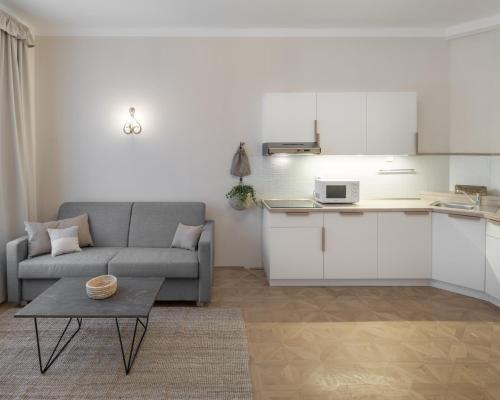 Apartment 6 Continents By Adrez Prag